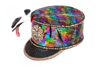 Pet Burning Man regenboog met veren